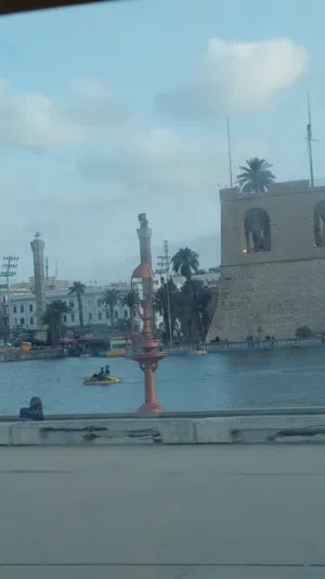 عادل علي بن عيسى 