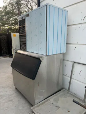 ماكنة صنع ثلج صناعية