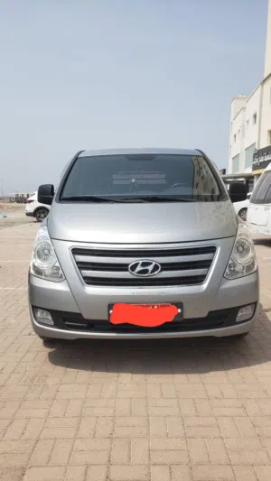 هونداي H1 شاحنه مقفله