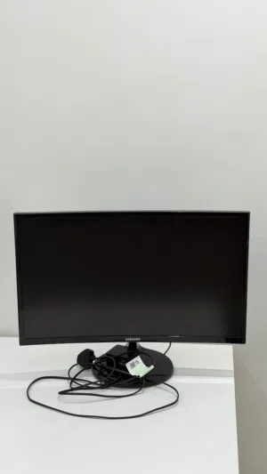 23.5" Samsung monitors for sale  in Abu Dhabi