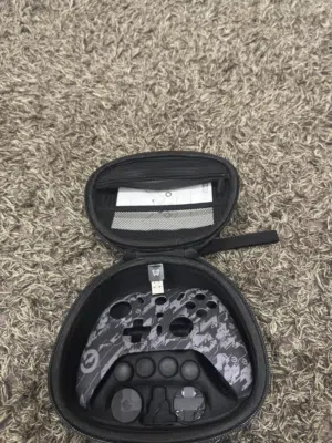 يد emg بحاله ممتازه جدا للبيع 20 وقابل و قابل للبدل مع يد ps5