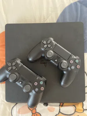 Ps4 مستعمله بحاله جيده