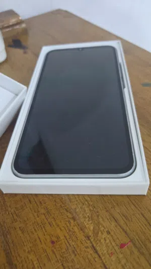 سامسونج Galaxy A34 5G نظيف جداً 256جيجا موديل 2023 حجم جيد جداً جيد العاب والتصفح دبل سيم كارد