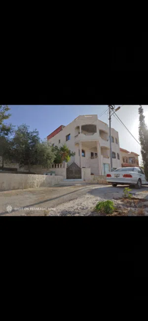 185 m2 3 Bedrooms Villa for Sale in Zarqa Graiba