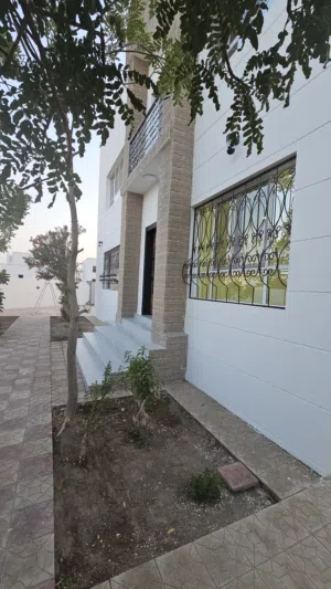 منزل جميل في حي عاصم بولاية بركاء