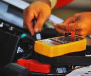 كهربائي وميكانيكي سيارات وجهاز تشخيص اعطال متجوال نجوك لعندك وفي مكانك للصيانة جميع انواع السيارات