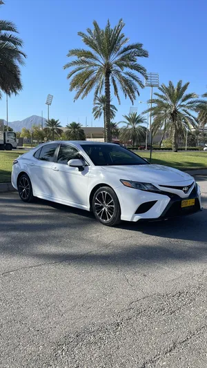 Toyota . Camry . 20190