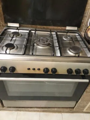 طباخة مع غاز سلندر للبيع