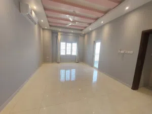غرفـة ودورة مياه ومطبخ تحضيري للعوائل الصغيرة والموظفات بالخوص السابعة
