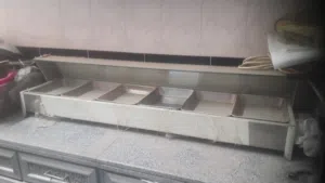 سخان مياه لجعل صواني الطعام دافئة