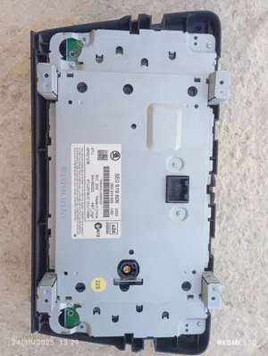 شاشة سكودا اوكتافيا اصلية تاعت الشركة