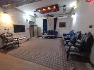 بيت طابقين موقع سكني تجاري مميز للبيع في البراضعية بمساحة 150 متر مع خمس غرف