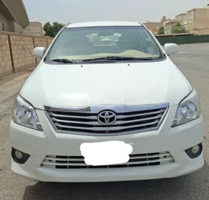 toyota innova2.7 s(2014),engine condition os good,good working ac,eletric mirrors,fog lamps,