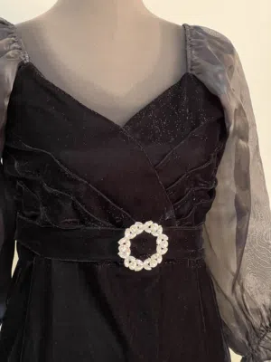 فستان اسود مخمل لماعي ملبوس مره فقط