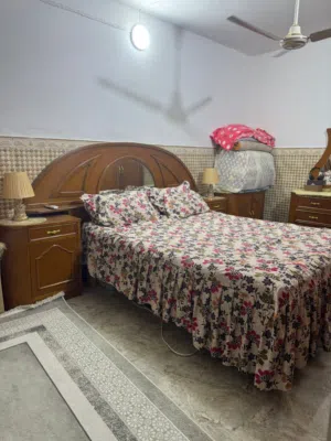 غرفة نوم نجارة درجة أولاى تتكون من كنتور 6بيبان +ميز تواليت 2 چرباية مترين+مترين مع ميز مرايا +زاوي