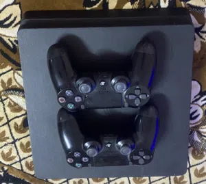 سوني 4 سليم بحالة ممتازة