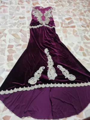 فستان سهرة مخمل