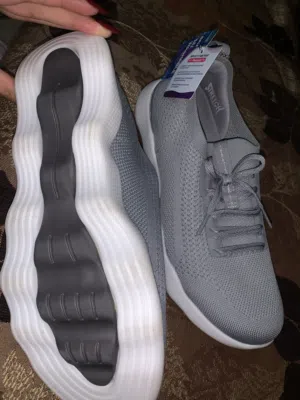 شوز سكتشر جديد