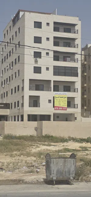 شقة للبيع من المالك مساحة 235 متر كاش او اقساط بدفعة 55 الف والباقي على سنتين من المالك مباشر