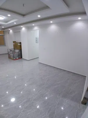 شقة 150 متر جاهزة على السكن نت تليفون ارضي 3 غرف 2 حمام 3 بلكونه 3 اسانسير