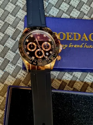 poedagar Chronograph watch