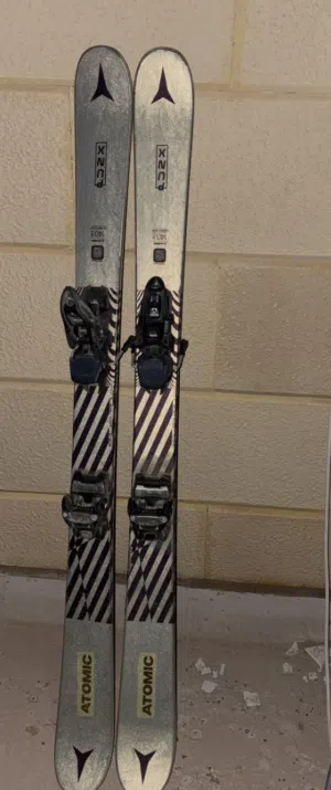 Atomic skis (very low price)