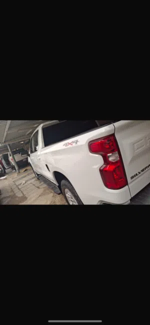 Used Chevrolet Silverado in Al Ahmadi
