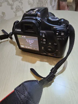 كاميرا Canon 1100D للبيع