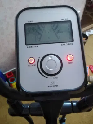 “Elliptical / Cross Trainer” جهاز إليبتيكال للمشي  والتمارين الهوائية