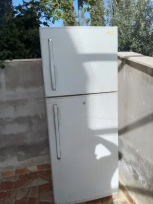 ثلاجة للبيع