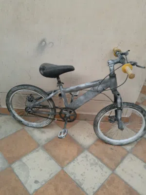 دراجه هوائيه   مقاس 20  مثل الصورة الرفقه