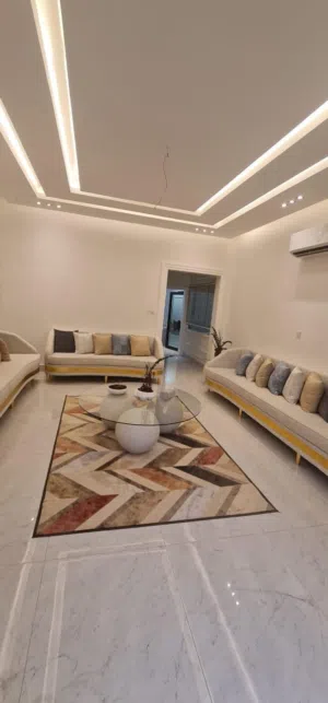 7000 ft² 5 Bedrooms Villa for Sale in Al Ain Zakher