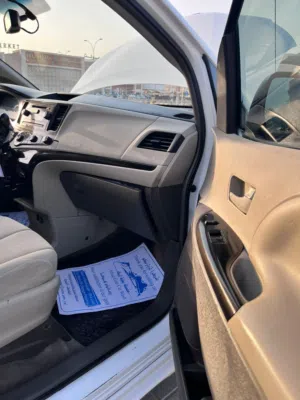Used Toyota Sienna in Muscat