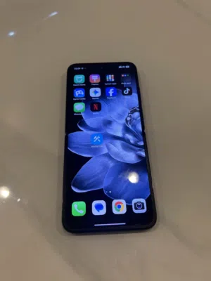 Mix flip excellent condition (you can run any app on small screen)  (يشغل اي تطبيق على شاشه صغيرة)