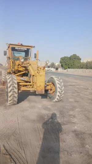 جريدر 140Gموديل 96 جاهزة للعمل بحاله جيدة موجوده داخل ابوظبي