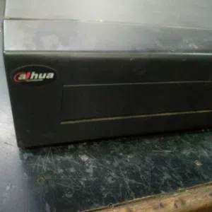 جهاز DVR  نوع dahua له 8 مخارج مستعمل للبيع بسعر حرق