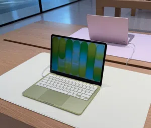 MacBook Neo 256GB  جميع الألوان  تصميم خفيف وسعر قوي