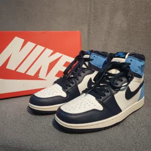 Mega Sneaker Clearance – Premium High-Tops & Jordans !