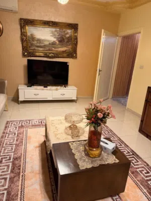 شقه طابقية للبيع