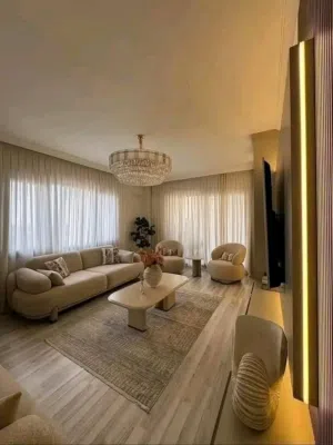 شقه للبيع متشطبه جاهزه للمعاينه ف كمبوند هايد بارك دقائق من الجامعه الامريكيه ف التجمع الخامس