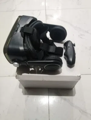 Original American VR Headset with Remote Control – Includes Original Box