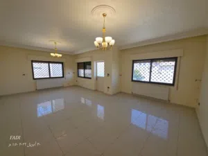 الرونق ـ شقه فارغه من فيلا للايجار مساحه واسعه جدا تستحق المشاهده ـ