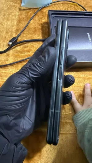 فولد 3 للبيع اقرا الشرح وكاله مكسور باك فقط