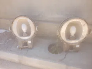 السلام عليكم  يوجد عدد 2 كشافات للبيع