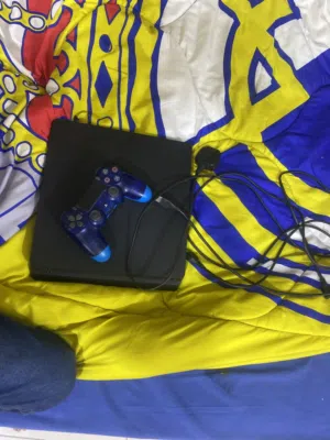 PS4 للبيع مستخدم جديد ب50