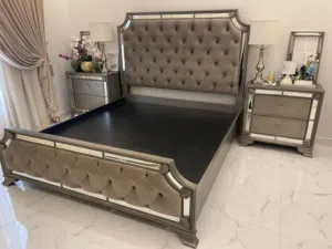 للبيع ⸻  غرفة نوم فخمة للبيع – من ميداس  غرفة نوم كاملة للبيع بحالة ممتازة، تم شراؤها من ميداس قبل 5