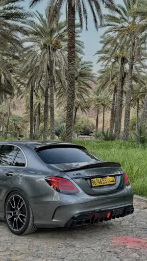 للبيع كاب الجامه الخلفيه الي له خاطر اسود لماع نظيف بدون خدوش بدون صبع وعليه طبقة بوليش.