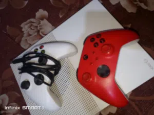 اكس بوكس وان أس واحد تيرا  وبي مجال أقرة الوصف... مع حساب فورت نايت مشحون وبي 33 لبسه