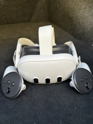 vr oculus quest 3 للبيع حاله ممتازه جدا