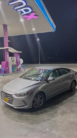 Used Hyundai Elantra in Al Dakhiliya
